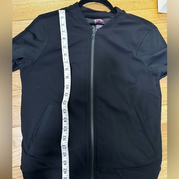 Lululemon Party Bomber Jacket Reversible Garden Party size 10 - Picture 16 of 16